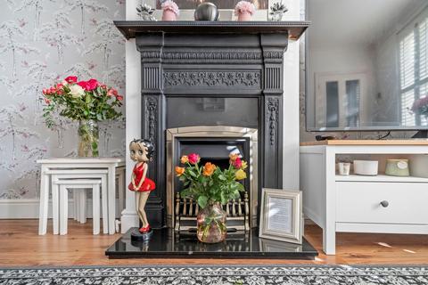 37 Bluehouse Road, London, E4 6HS