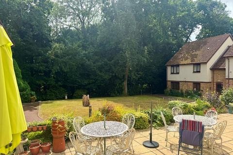 2 bedroom apartment for sale, Barrs Avenue, New Milton, Hampshire, BH25