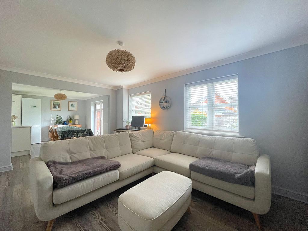 Living Room (3)