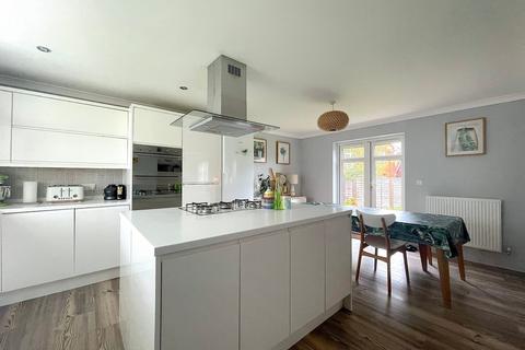 5 bedroom detached house for sale, Hilton Close, Faversham, ME13