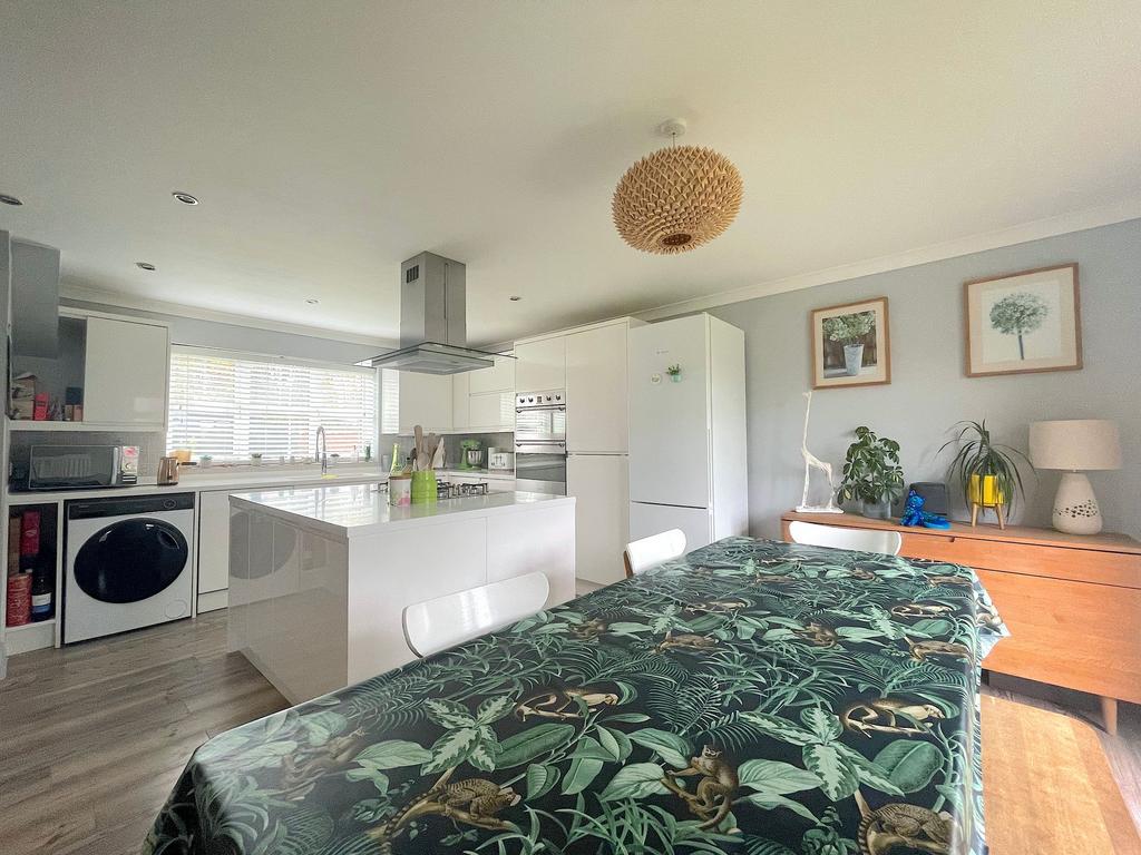 Living Room/Dining Room/Kitchen (4)
