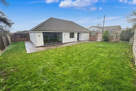 3 bedroom detached bungalow to rent, Telscombe Road, Peacehaven, BN10 8AG