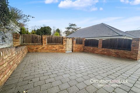3 bedroom detached bungalow to rent, Telscombe Road, Peacehaven, BN10 8AG