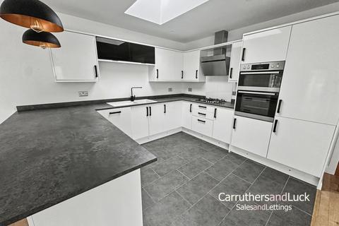 3 bedroom detached bungalow to rent, Telscombe Road, Peacehaven, BN10 8AG