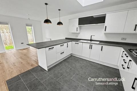 3 bedroom detached bungalow to rent, Telscombe Road, Peacehaven, BN10 8AG