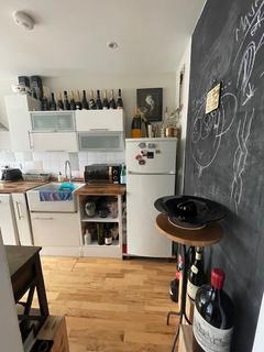 1 bedroom in a flat share to rent, Hillman Drive, London W10