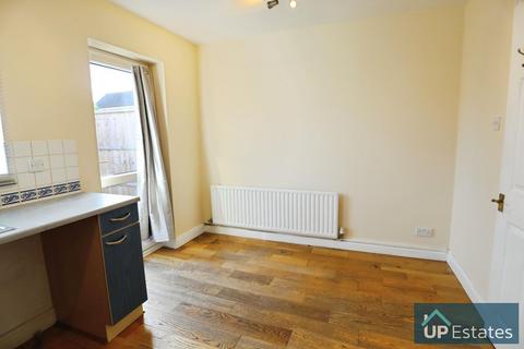 2 bedroom end of terrace house for sale, Sephton Drive, Longford