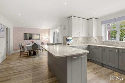 5 bedroom detached house for sale, Jenkinson Gardens, Inkberrow, Worcester