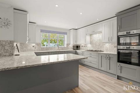 5 bedroom detached house for sale, Jenkinson Gardens, Inkberrow, Worcester