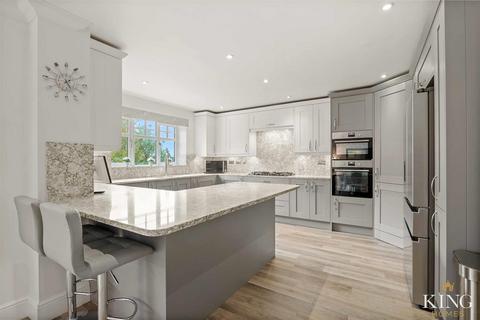 5 bedroom detached house for sale, Jenkinson Gardens, Inkberrow, Worcester