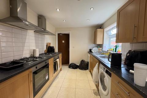 8 bedroom terraced house to rent, Lodge Road, Southampton