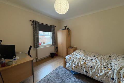 8 bedroom terraced house to rent, Lodge Road, Southampton