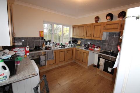 6 bedroom terraced house to rent, Rigby Road, Southampton