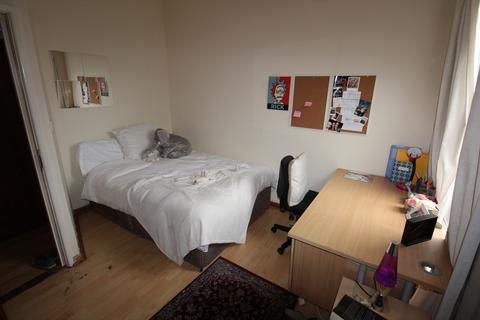 6 bedroom terraced house to rent, Rigby Road, Southampton
