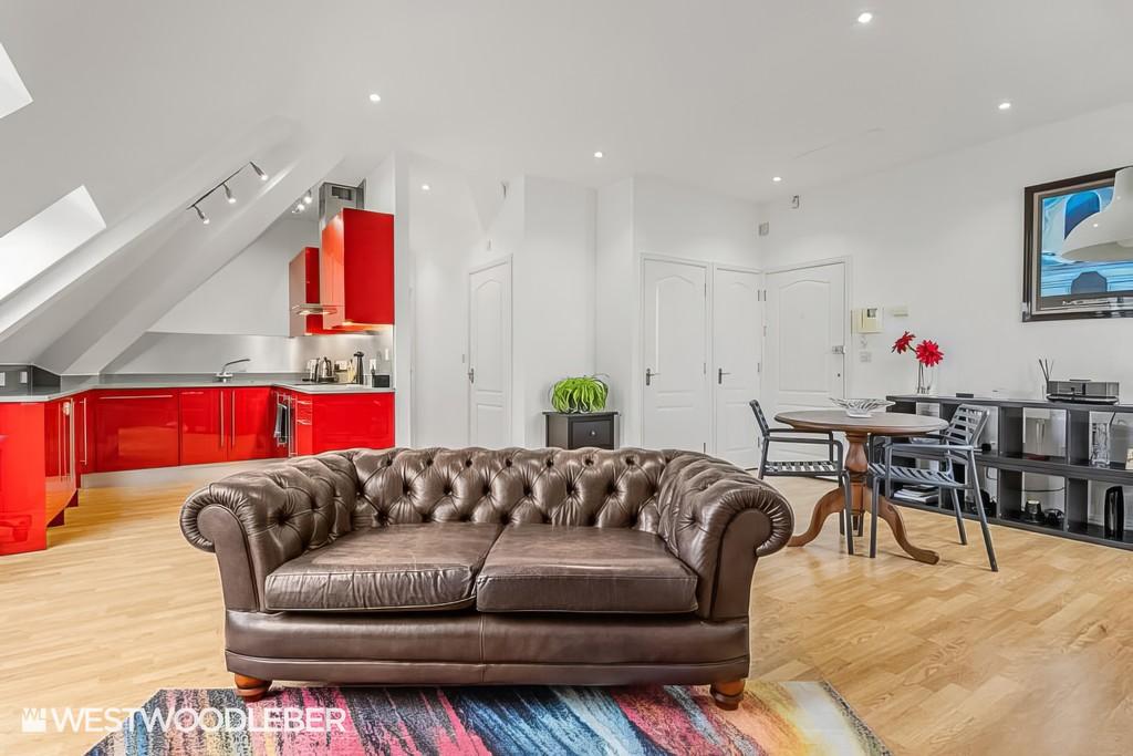 Frinton 8-upscale-4x