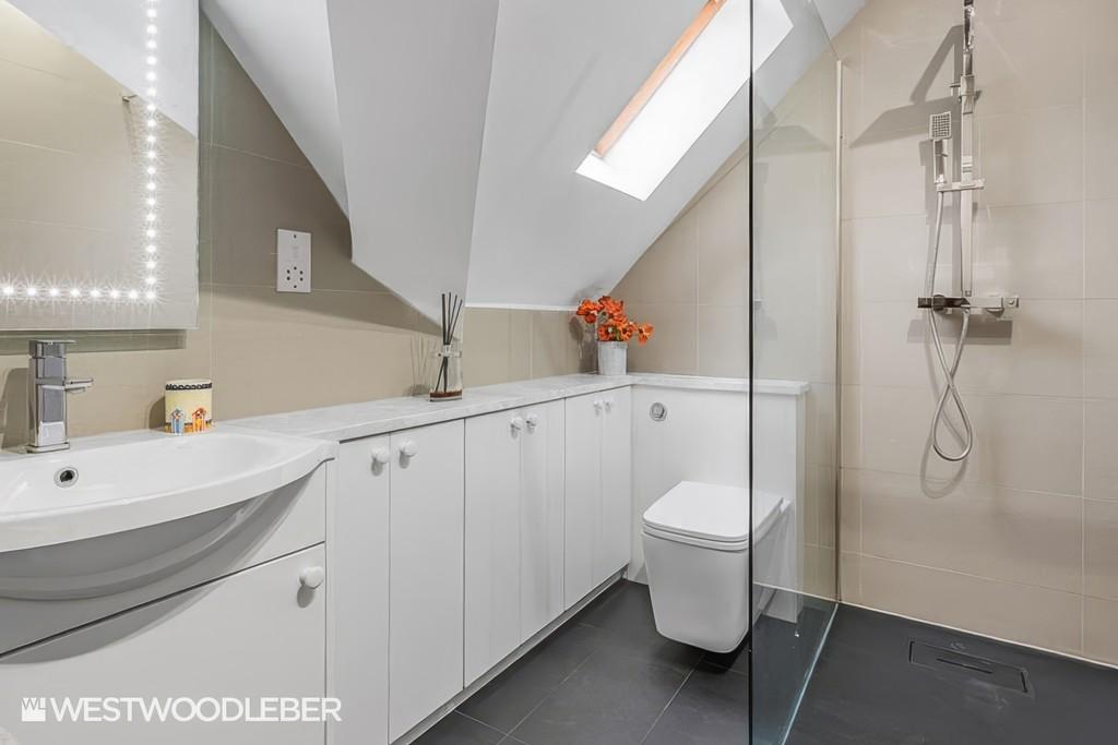 Frinton 2-upscale-4x