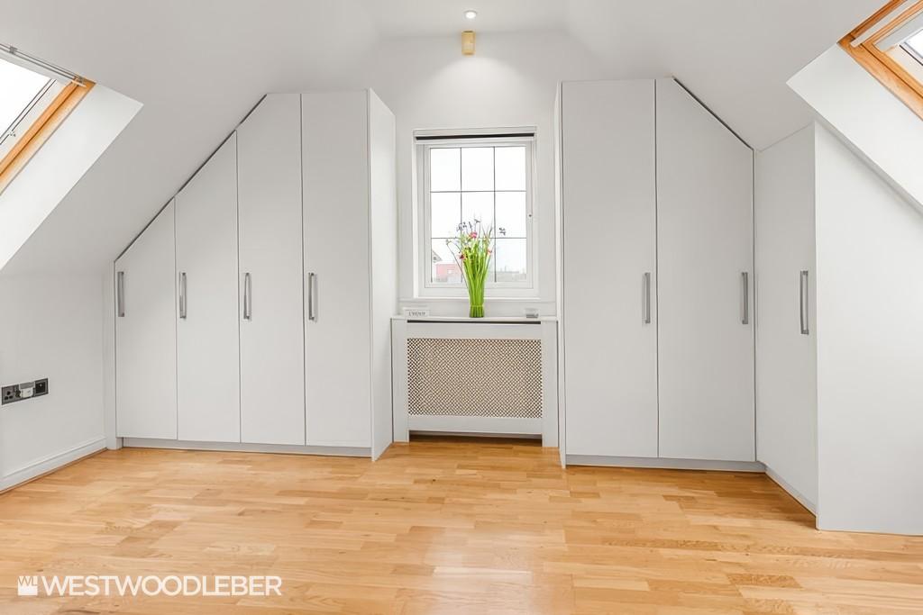 Frinton 12-upscale-4x