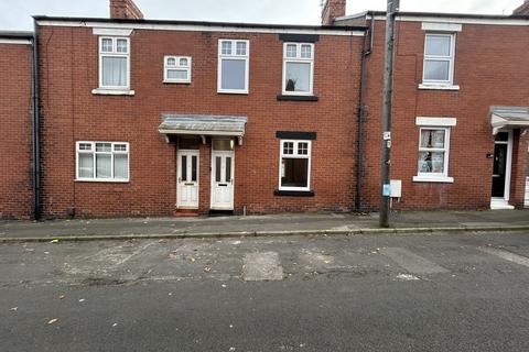 3 bedroom terraced house to rent, Longnewton Street, Seaham