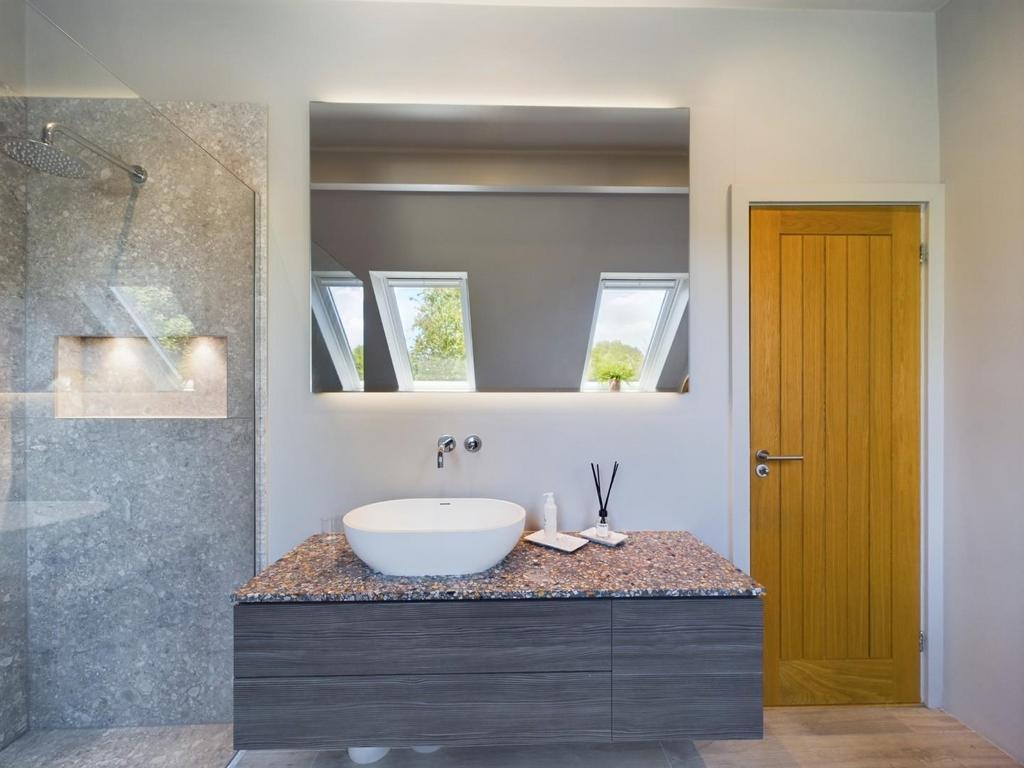 BATHROOM DETAIL.jpg