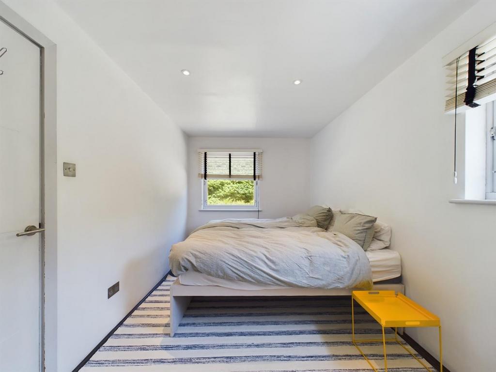 BEDROOM ii alt.jpg