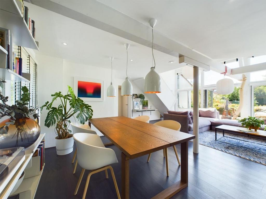 AN INSPIRING INTERIOR.jpg