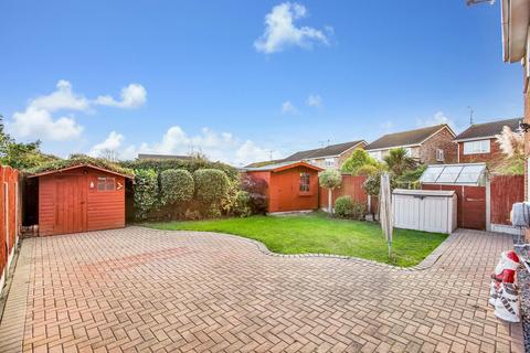 4 bedroom detached house for sale, Bishopsteignton, Southend-on-sea SS3