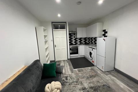 1 bedroom flat for sale, St. Kilda's Road, London N16