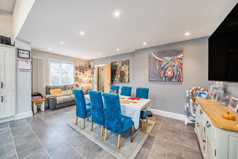 3 bedroom semi-detached house for sale, Chiltern Road, Bedfordshire LU6