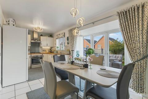 4 bedroom detached house for sale, Heather Drive, Pontefract WF8