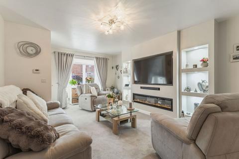 4 bedroom detached house for sale, Heather Drive, Pontefract WF8
