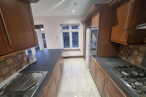 undefined, Ellesmere Avenue, London