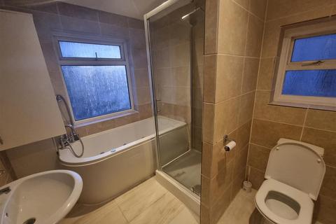 undefined, Ellesmere Avenue, London