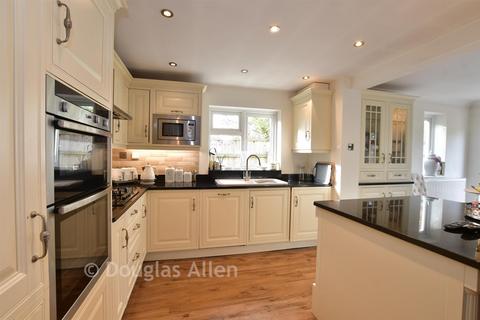 3 bedroom semi-detached bungalow for sale, Mill Road, Billericay CM11