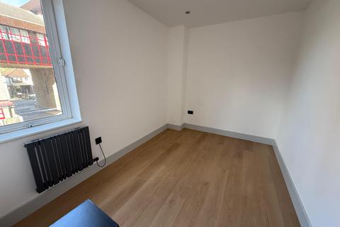 undefined, London Road, Romford RM7