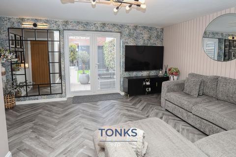 3 bedroom semi-detached house for sale, Chandler Drive, Kingswinford DY6
