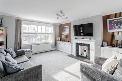 3 Walnut Park, Tillicoultry, FK13 6QY