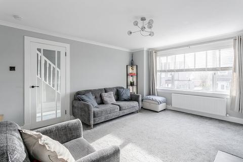 3 Walnut Park, Tillicoultry, FK13 6QY