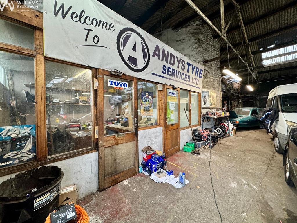 Victoria Road Holyhead Anglesey LL65 Garage For Sale 129 950 victoria-road-holyhead-anglesey-ll65-garage-for-sale-129-950