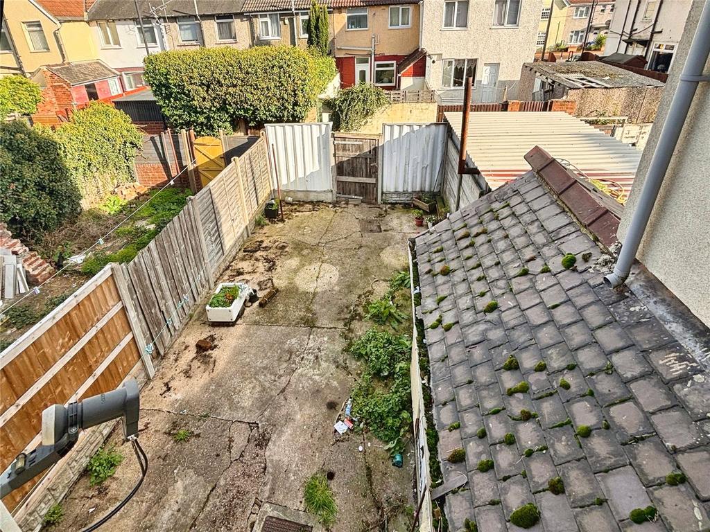 Gated Rear Yard