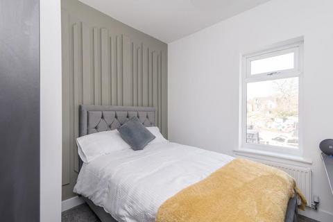 undefined, Elm Avenue, Nottingham NG4