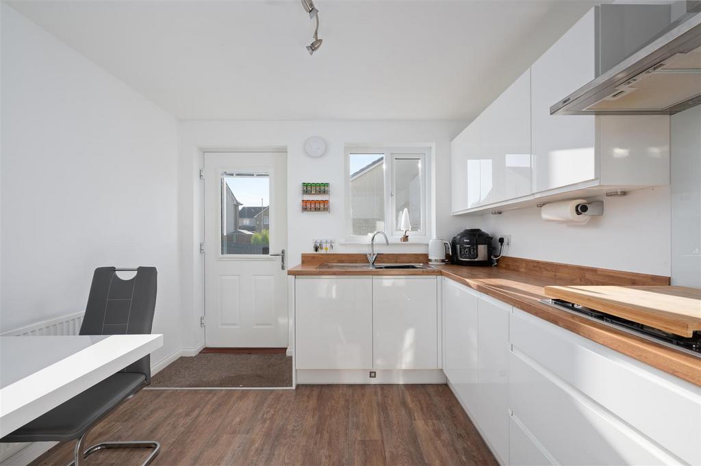 6 Colin Smith Place014.JPG