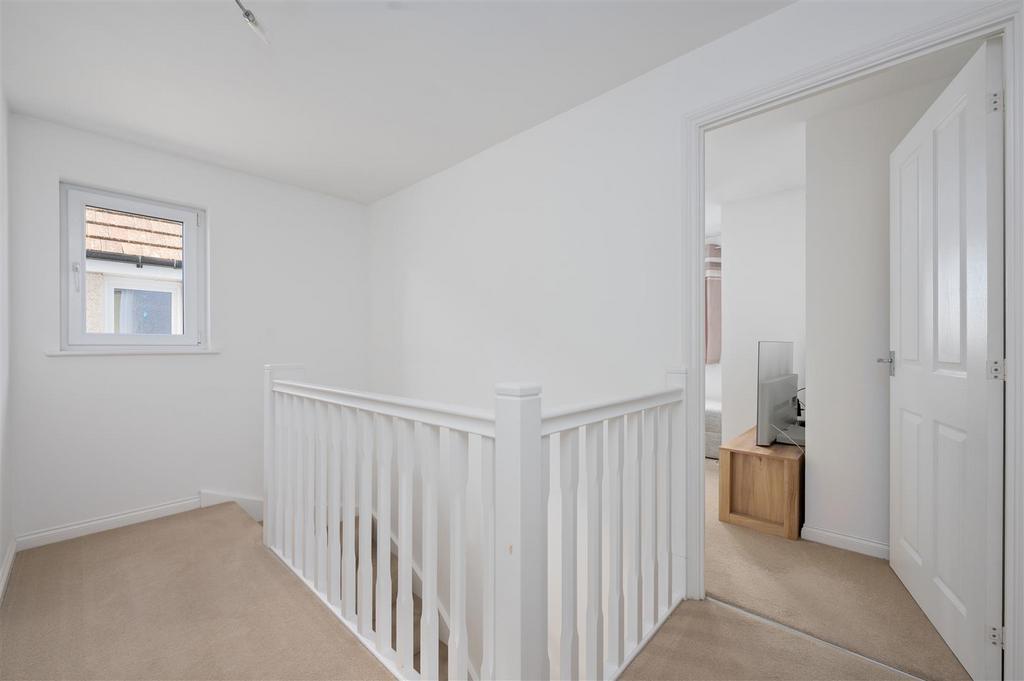 6 Colin Smith Place015.JPG