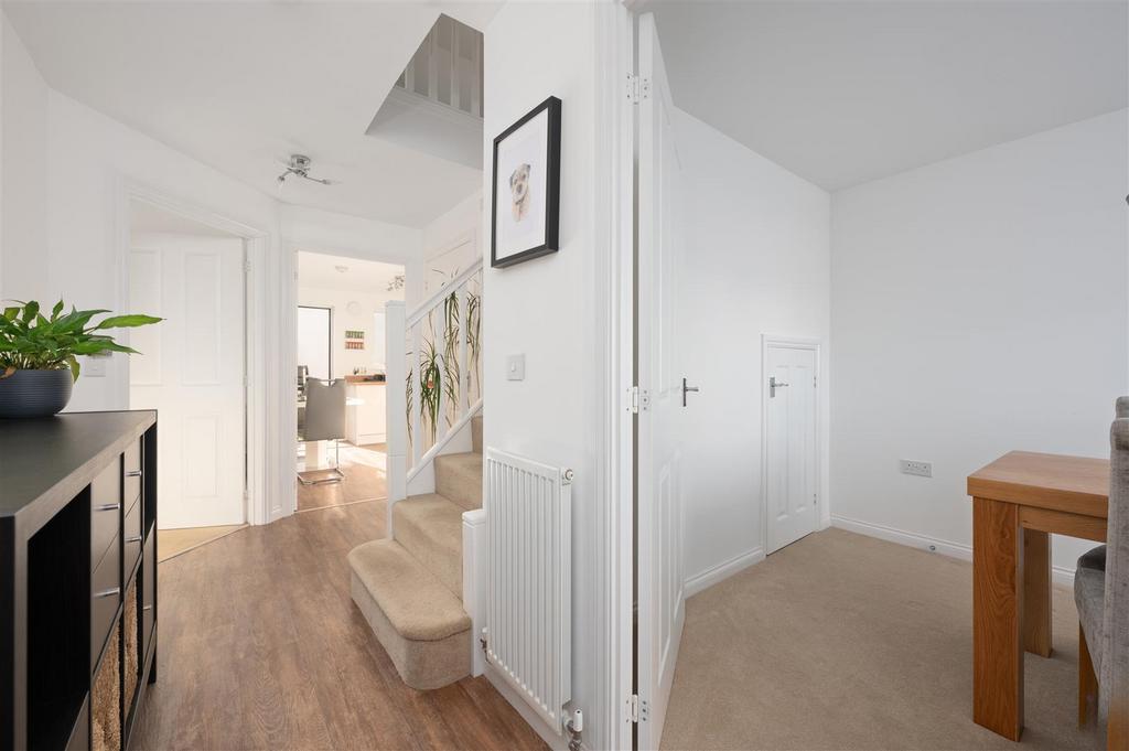 6 Colin Smith Place005.JPG