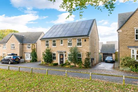 4 bedroom detached house for sale, Paddock Way, Skelmanthorpe, HD8