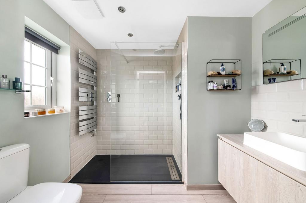 Bedroom one en suite