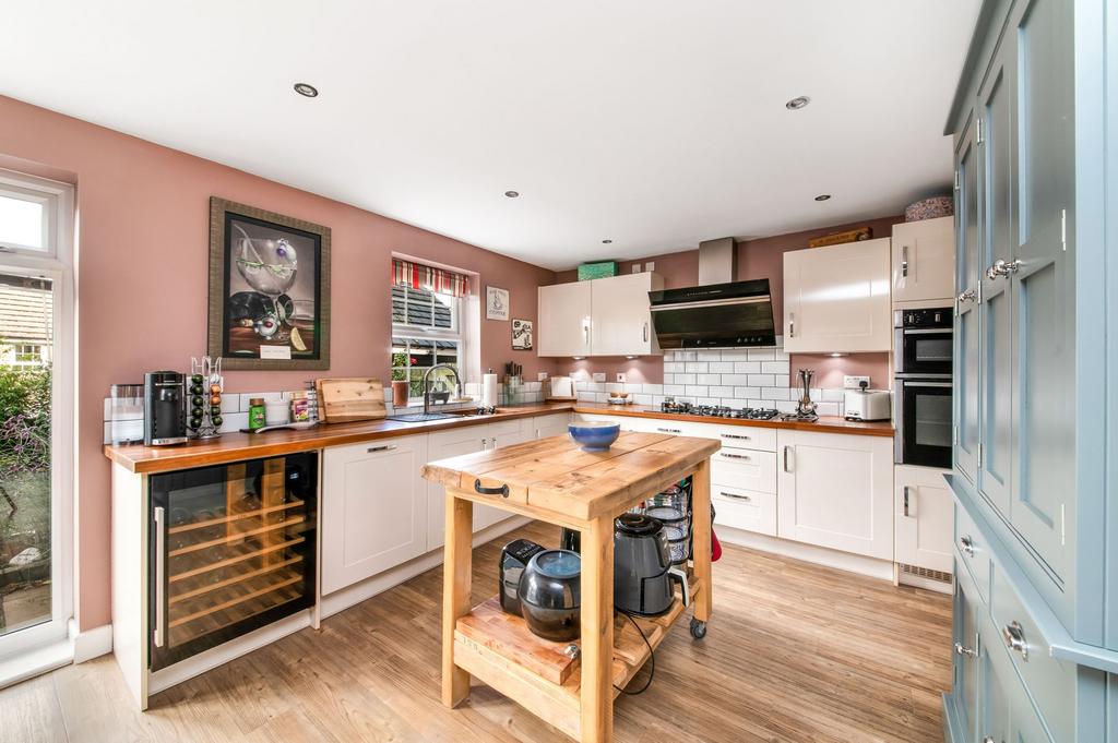Dining kitchen