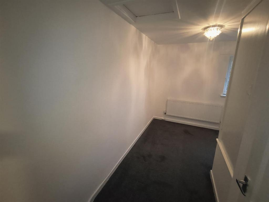 Bedroom 3 2.jpg