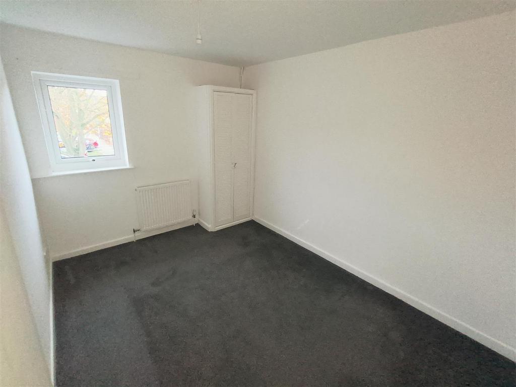 Bed 1 2.jpg