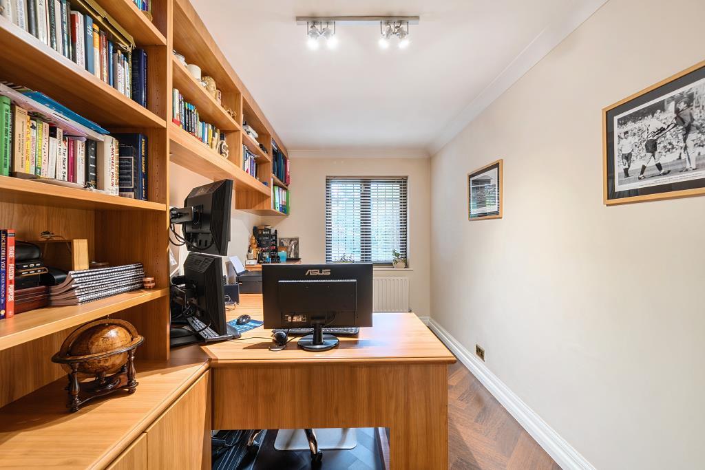 Bedroom/Study
