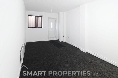 2 bedroom flat to rent, Fourth Avenue, Liversedge WF15